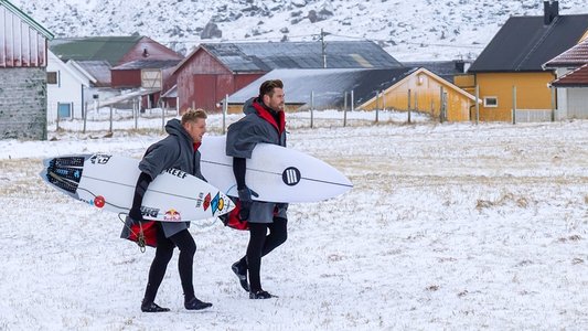 Image Limitless with Chris Hemsworth 2